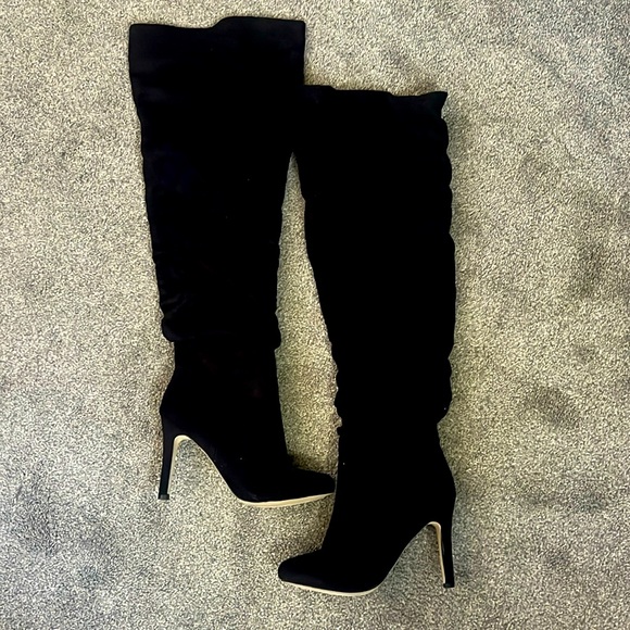 Gorgeous faux suede over the knee thigh high boots - Picture 1 of 4
